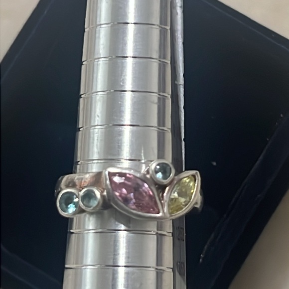 Silver ring - Picture 2 of 9